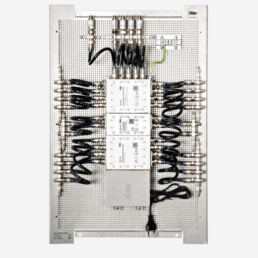 Fuba FMP 520 SL Multischalter-Paneel | Multischalter/Multiswitch 20 Teilnehmer, ein Satellit, komplett vormontiert im Montageschrank mit Erdung/Potentialausgleich/Überspannungsschutz, EN/VDE-konform, erweiterbar